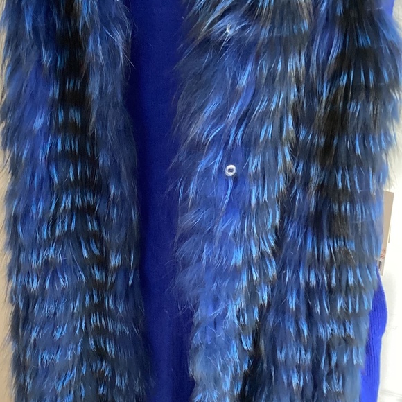 Gorgeous Real Silver Fox Fur Dyed Royal Blue Long Vest with Hood and Belt NWT - Picture 9 of 15